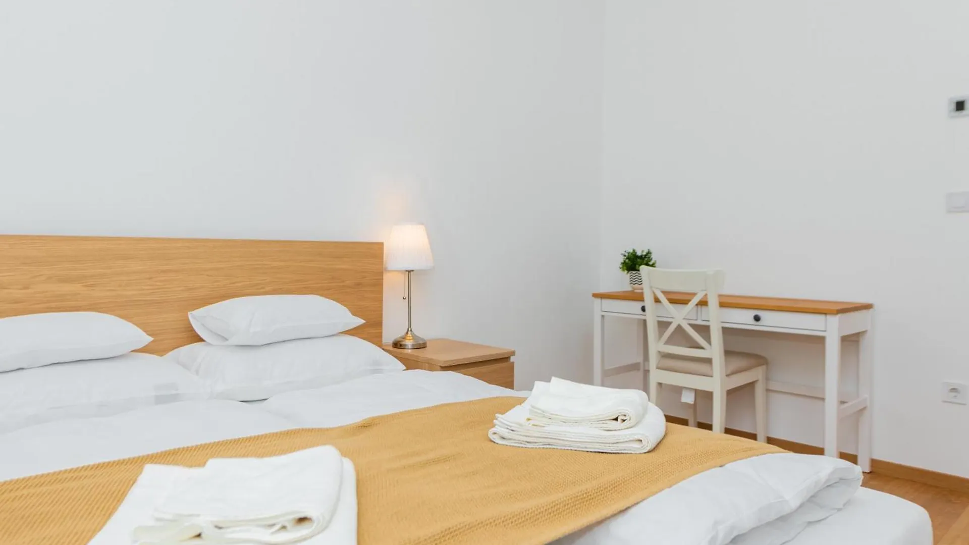 Waterfront City Apartments By Urbanrent Budapest