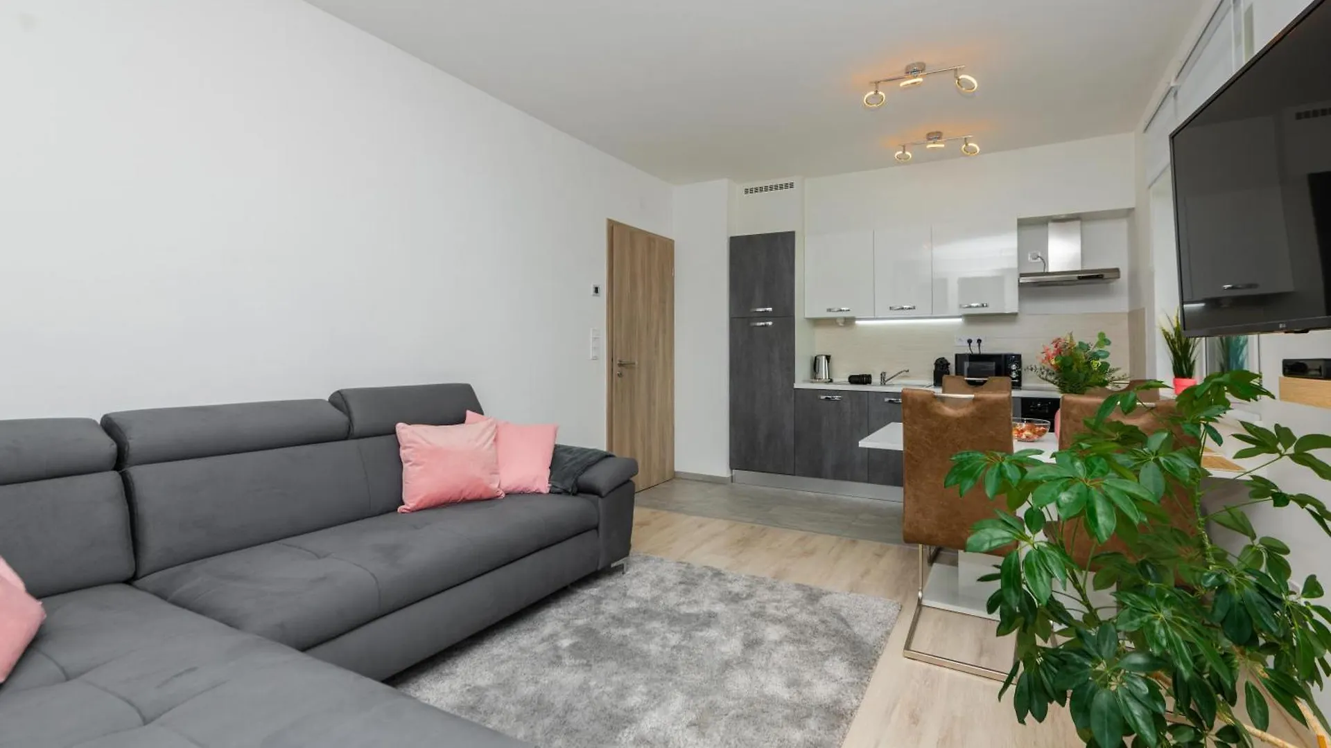 Waterfront City Apartments By Urbanrent Budapest