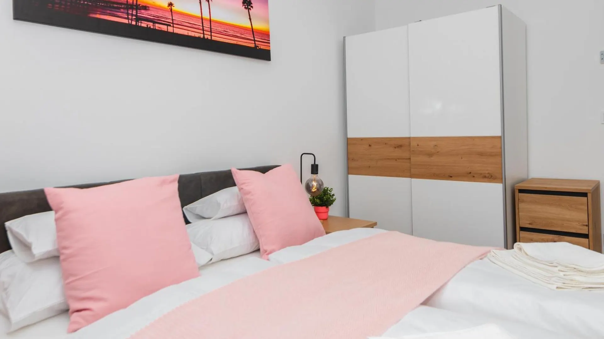 Waterfront City Apartments By Urbanrent Budapest
