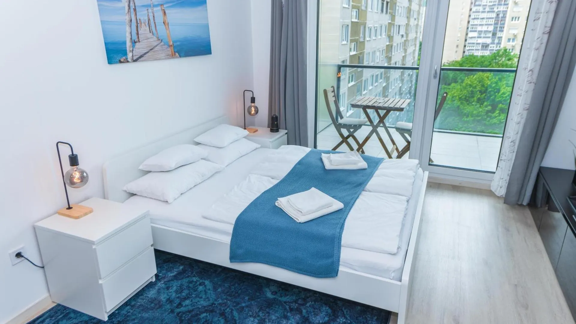 Waterfront City Apartments By Urbanrent Budapest